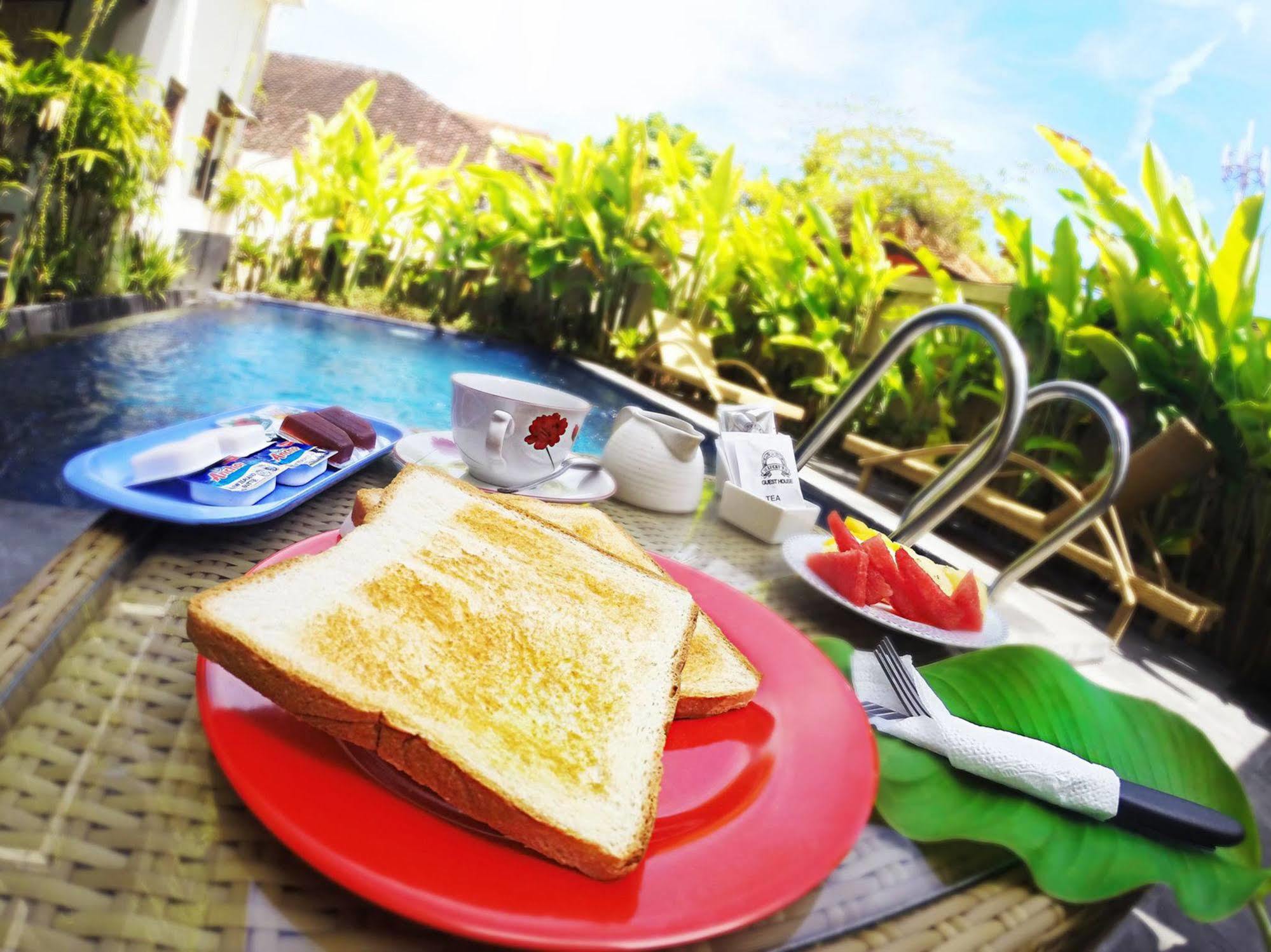 Luckys Guest House Kuta Lombok Dış mekan fotoğraf